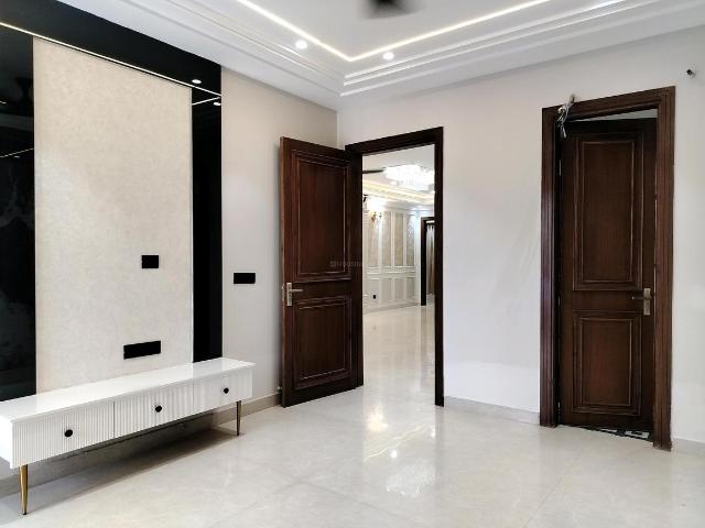 3 BHK Apartment in Sector 63 for rent Gurgaon. The reference number is 17556815