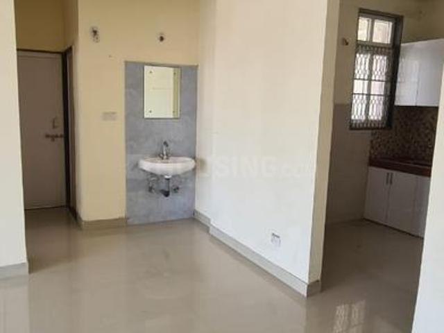 3 BHK Apartment in Sector 6 Dwarka for rent New Delhi. The reference number is 18487392