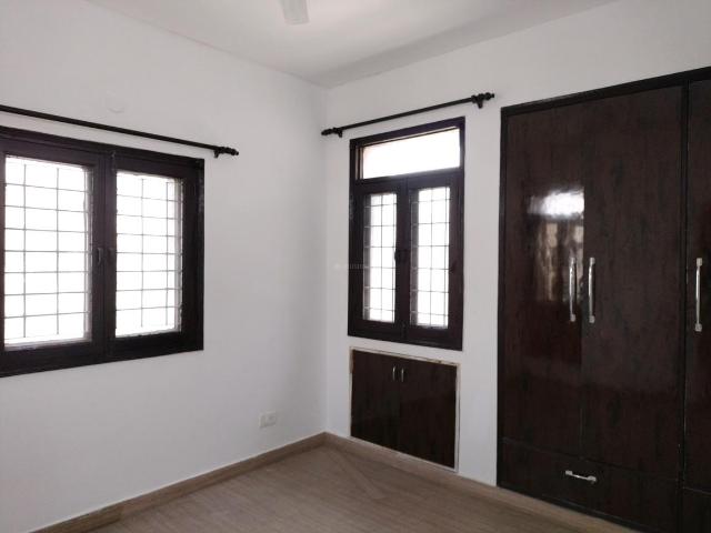 3 BHK Apartment in Sector 6 Dwarka for resale New Delhi. The reference number is 19901266