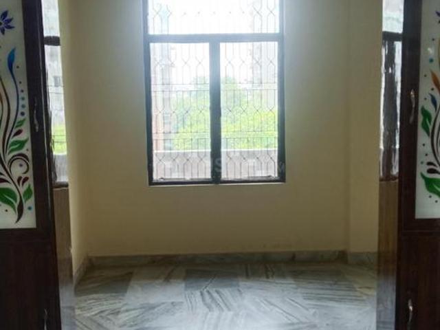 3 BHK Apartment in Sector 6 Dwarka for resale New Delhi. The reference number is 20083632
