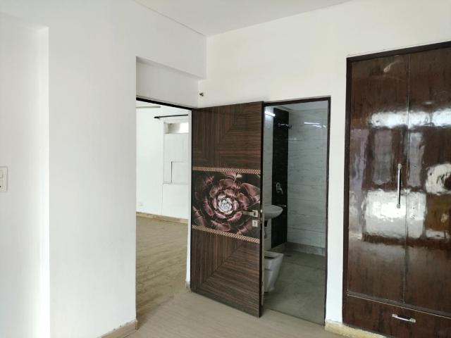 3 BHK Apartment in Sector 6 Dwarka for resale New Delhi. The reference number is 20559653