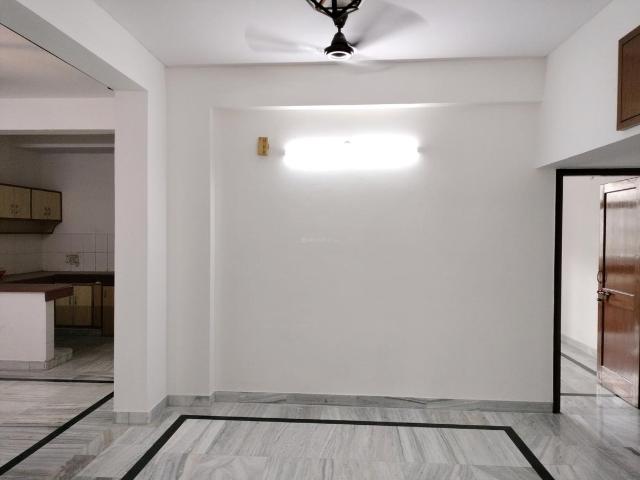 3 BHK Apartment in Sector 6 Dwarka for resale New Delhi. The reference number is 20776153