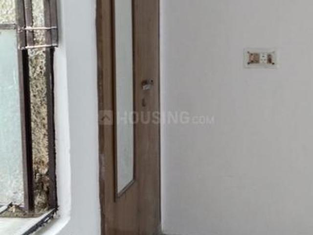 3 BHK Apartment in Sector 6 Dwarka for resale New Delhi. The reference number is 19636758