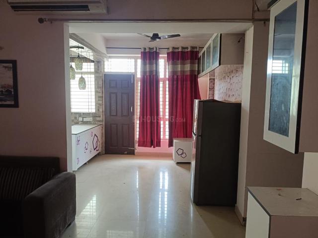 3 BHK Apartment in Sector 74 for rent Noida. The reference number is 20596925