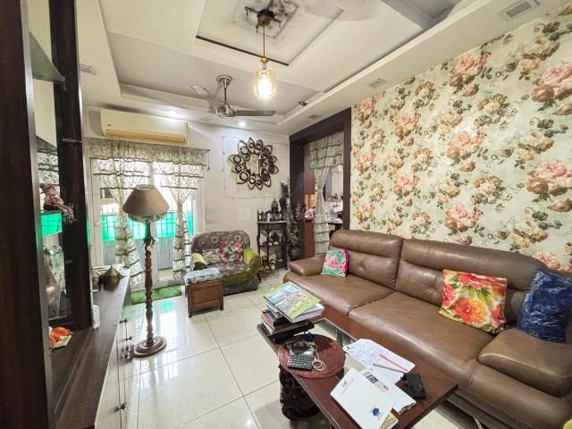 3 BHK Apartment in Sector 74 for resale Noida. The reference number is 20713321