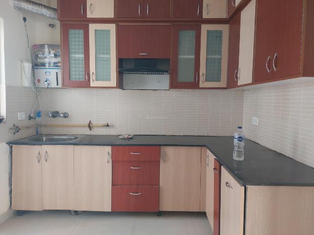 3 BHK Apartment in Sector 75 for rent Noida. The reference number is 19024924
