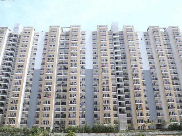 3 BHK Apartment in Sector 75 for resale Noida. The reference number is 20724364