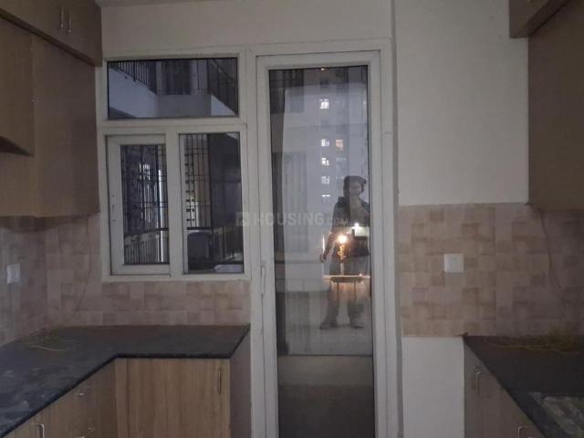 3 BHK Apartment in Sector 76 for rent Noida. The reference number is 18765391