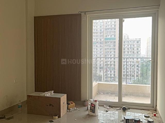 3 BHK Apartment in Sector 76 for rent Noida. The reference number is 19510754