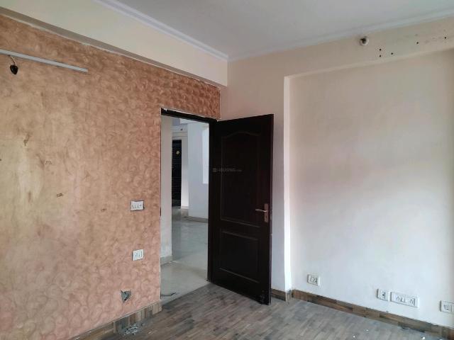 3 BHK Apartment in Sector 76 for rent Noida. The reference number is 13637926