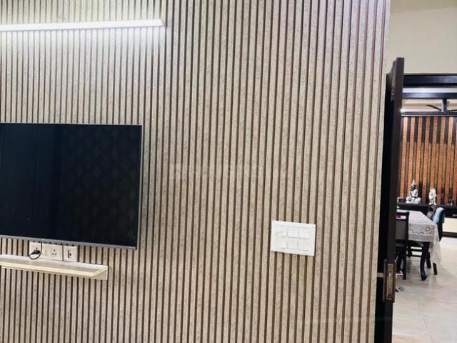 3 BHK Apartment in Sector 76 for rent Noida. The reference number is 21003216