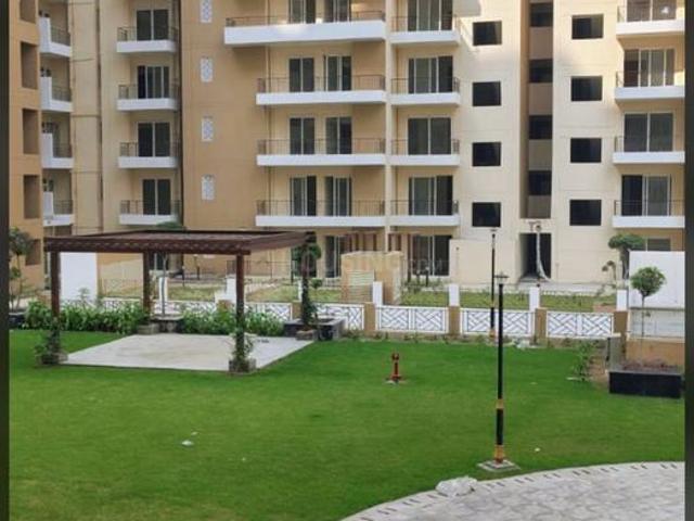 3 BHK Apartment in Sector 76 for resale Noida. The reference number is 16841603