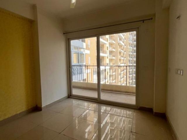 3 BHK Apartment in Sector 76 for resale Noida. The reference number is 19493335