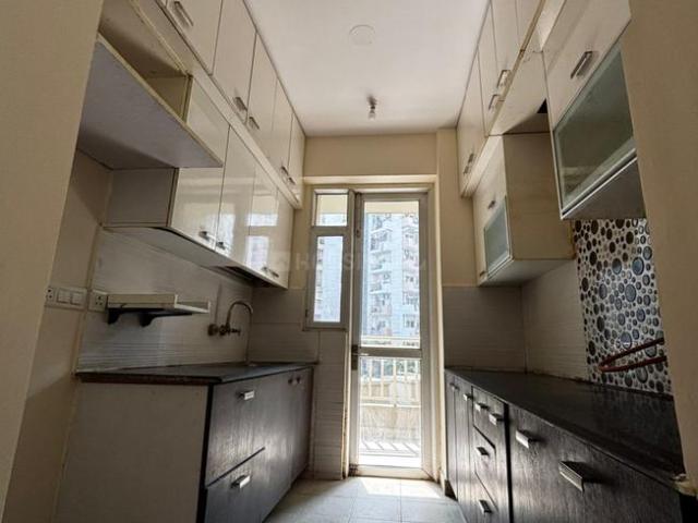 3 BHK Apartment in Sector 77 for rent Noida. The reference number is 20950623