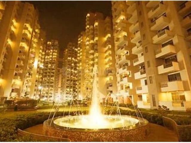 3 BHK Apartment in Sector 77 for resale Noida. The reference number is 16117595