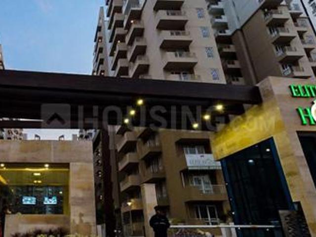 3 BHK Apartment in Sector 77 for resale Noida. The reference number is 17223465