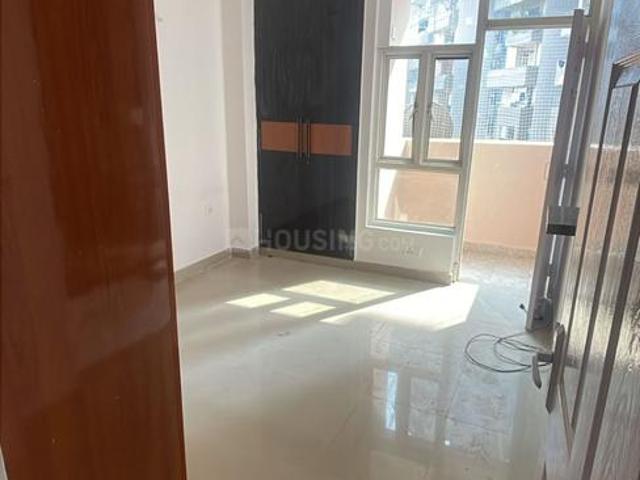 3 BHK Apartment in Sector 77 for resale Noida. The reference number is 18735249