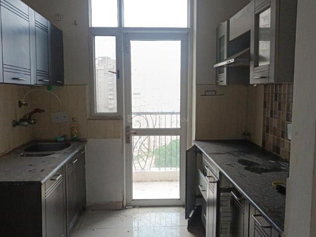 3 BHK Apartment in Sector 77 for resale Noida. The reference number is 18213207