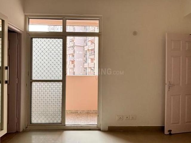 3 BHK Apartment in Sector 77 for resale Noida. The reference number is 19490659