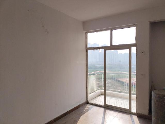 3 BHK Apartment in Sector 77 for resale Noida. The reference number is 19671774