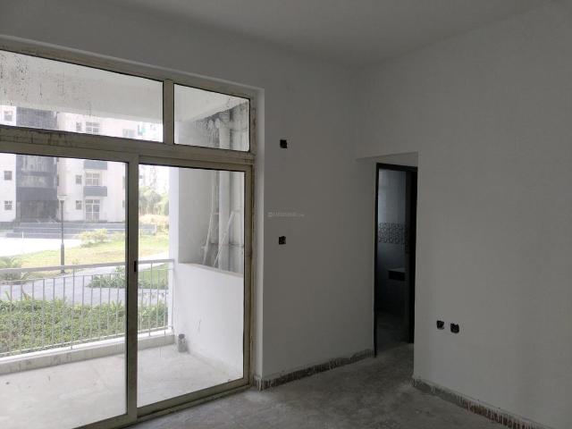 3 BHK Apartment in Sector 77 for resale Noida. The reference number is 19699360