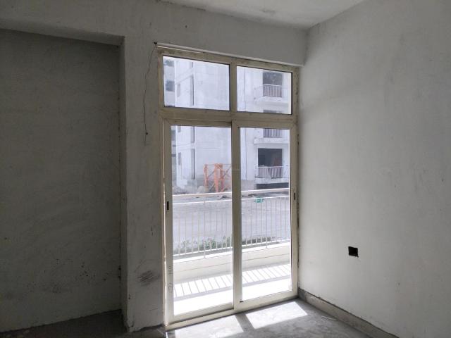 3 BHK Apartment in Sector 77 for resale Noida. The reference number is 19718118