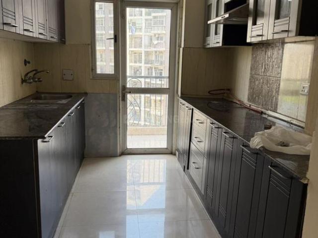 3 BHK Apartment in Sector 77 for resale Noida. The reference number is 19865920