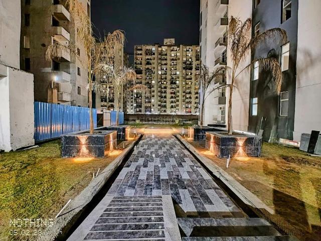 3 BHK Apartment in Sector 77 for resale Noida. The reference number is 19900180