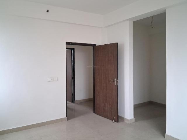 3 BHK Apartment in Sector 77 for resale Noida. The reference number is 19901137