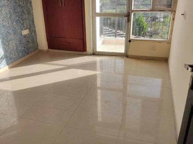 3 BHK Apartment in Sector 77 for resale Noida. The reference number is 19963066