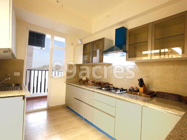 3 BHK Apartment in Sector 79 for resale Gurgaon. The reference number is 19359892