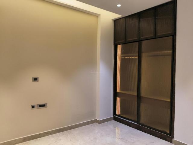 3 BHK Apartment in Sector 70A for resale Gurgaon. The reference number is 19888025