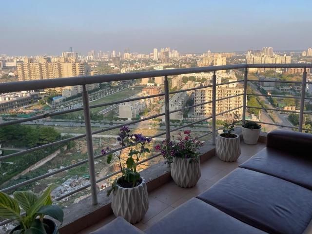 3 BHK Apartment in Sector 70A for resale Gurgaon. The reference number is 20926435