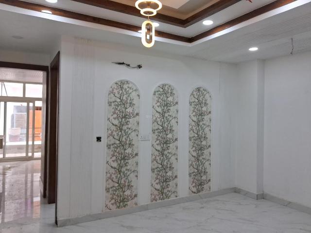 3 BHK Apartment in Sector 72 for resale Noida. The reference number is 20808651