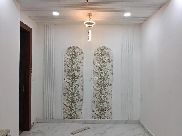 3 BHK Apartment in Sector 72 for resale Noida. The reference number is 20808677