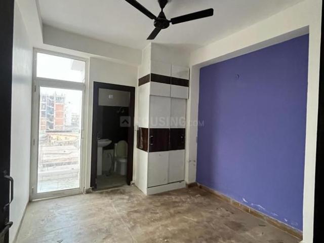 3 BHK Apartment in Sector 73 for resale Noida. The reference number is 17815712