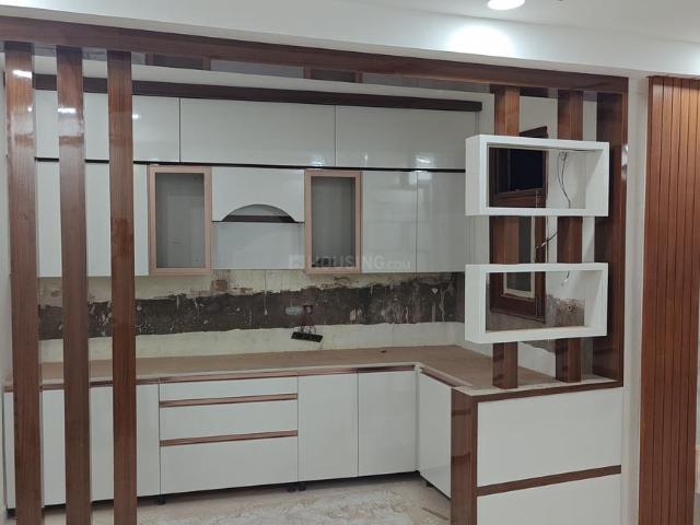 3 BHK Apartment in Sector 73 for resale Noida. The reference number is 17135939