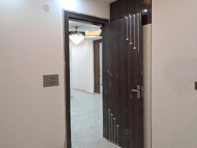 3 BHK Apartment in Sector 73 for resale Noida. The reference number is 19545663