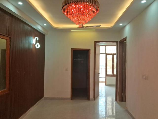 3 BHK Apartment in Sector 73 for resale Noida. The reference number is 19717979