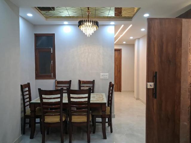 3 BHK Apartment in Sector 73 for resale Noida. The reference number is 19932369