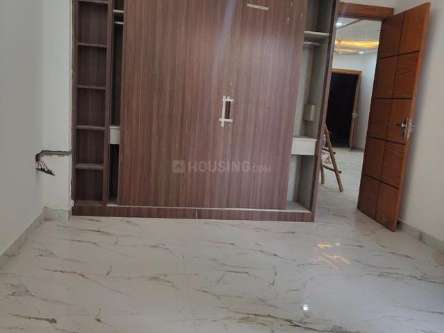 3 BHK Apartment in Sector 73 for resale Noida. The reference number is 19953602