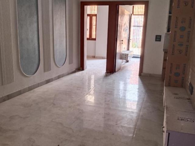 3 BHK Apartment in Sector 73 for resale Noida. The reference number is 19985656