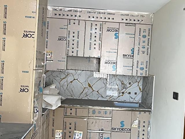3 BHK Apartment in Sector 73 for resale Noida. The reference number is 19061128