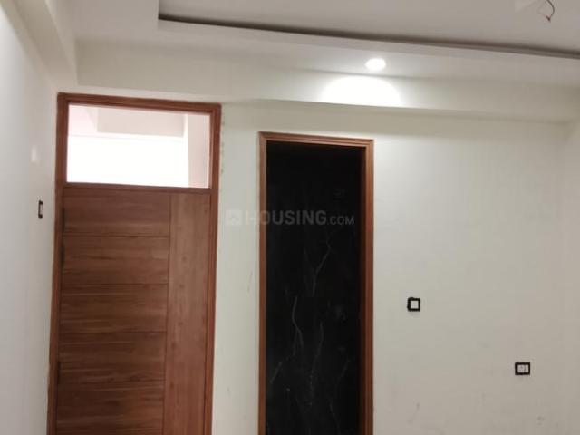 3 BHK Apartment in Sector 73 for resale Noida. The reference number is 19283388