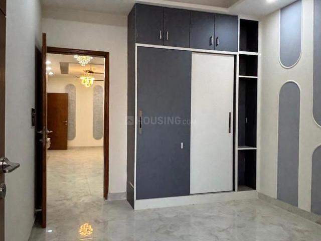 3 BHK Apartment in Sector 73 for resale Noida. The reference number is 20420984