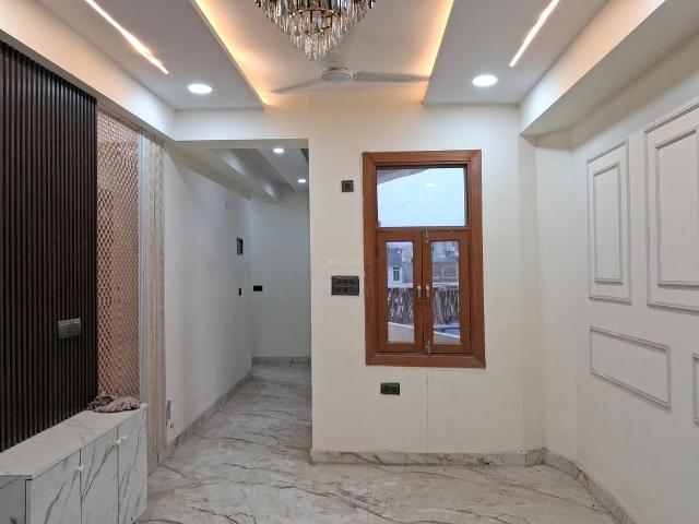 3 BHK Apartment in Sector 73 for resale Noida. The reference number is 20455982