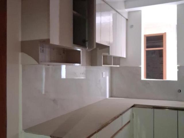 3 BHK Apartment in Sector 73 for resale Noida. The reference number is 20575468