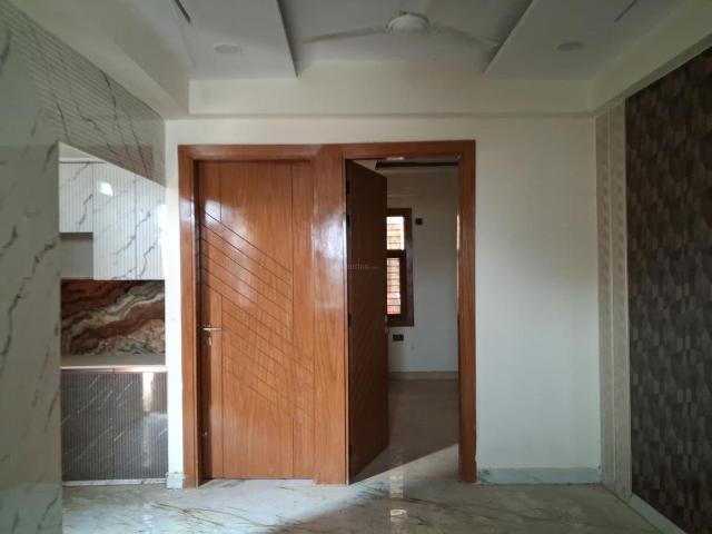 3 BHK Apartment in Sector 73 for resale Noida. The reference number is 20575697