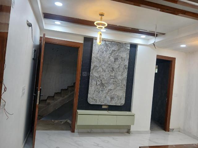 3 BHK Apartment in Sector 73 for resale Noida. The reference number is 20674042