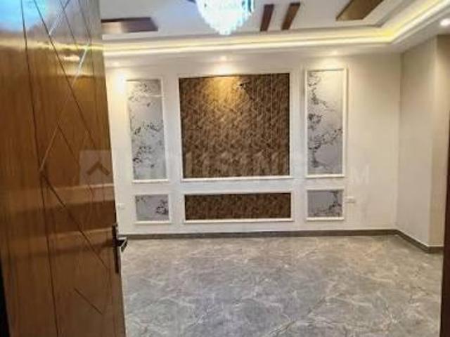 3 BHK Apartment in Sector 73 for resale Noida. The reference number is 20956036